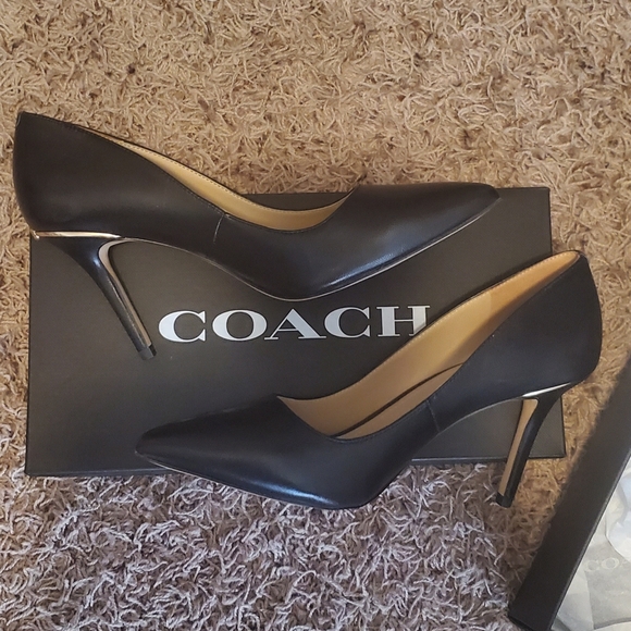 Size 8 - Wiley Signature Pumps by Coach!Black/Gold accents - Picture 1 of 5